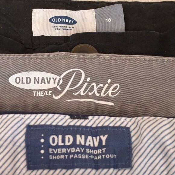 Lot of three pairs of shorts Old Navy Womens 16 Black Gray Blue Pockets Cotton - Picture 2 of 9